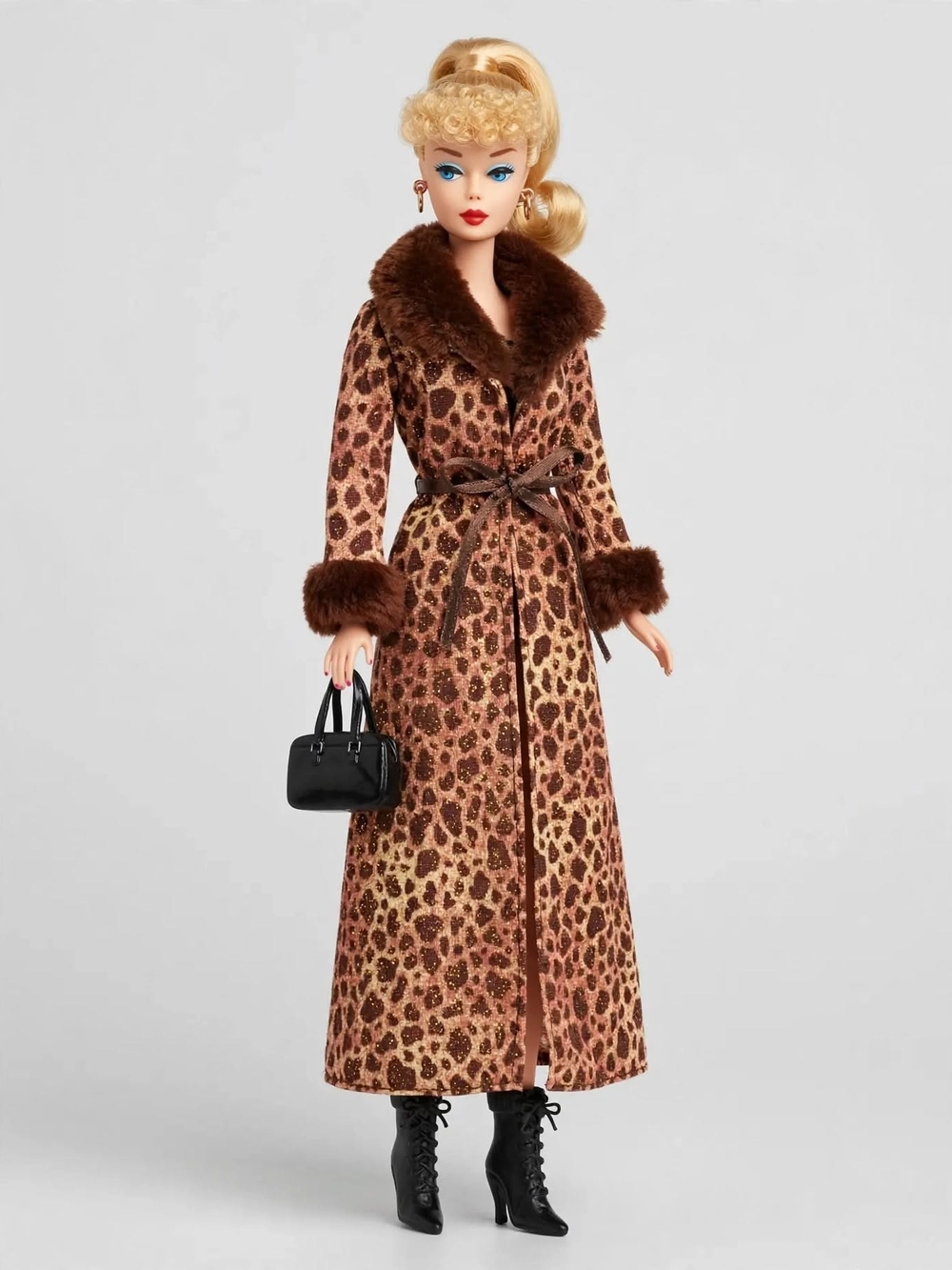 2001 Barbie Fashion Avenue Doll Coat Collection